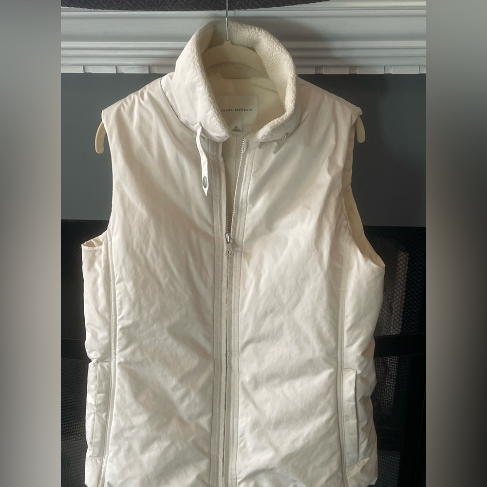 Banana Republic winter white vest
